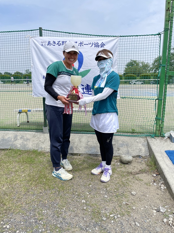 女子優勝